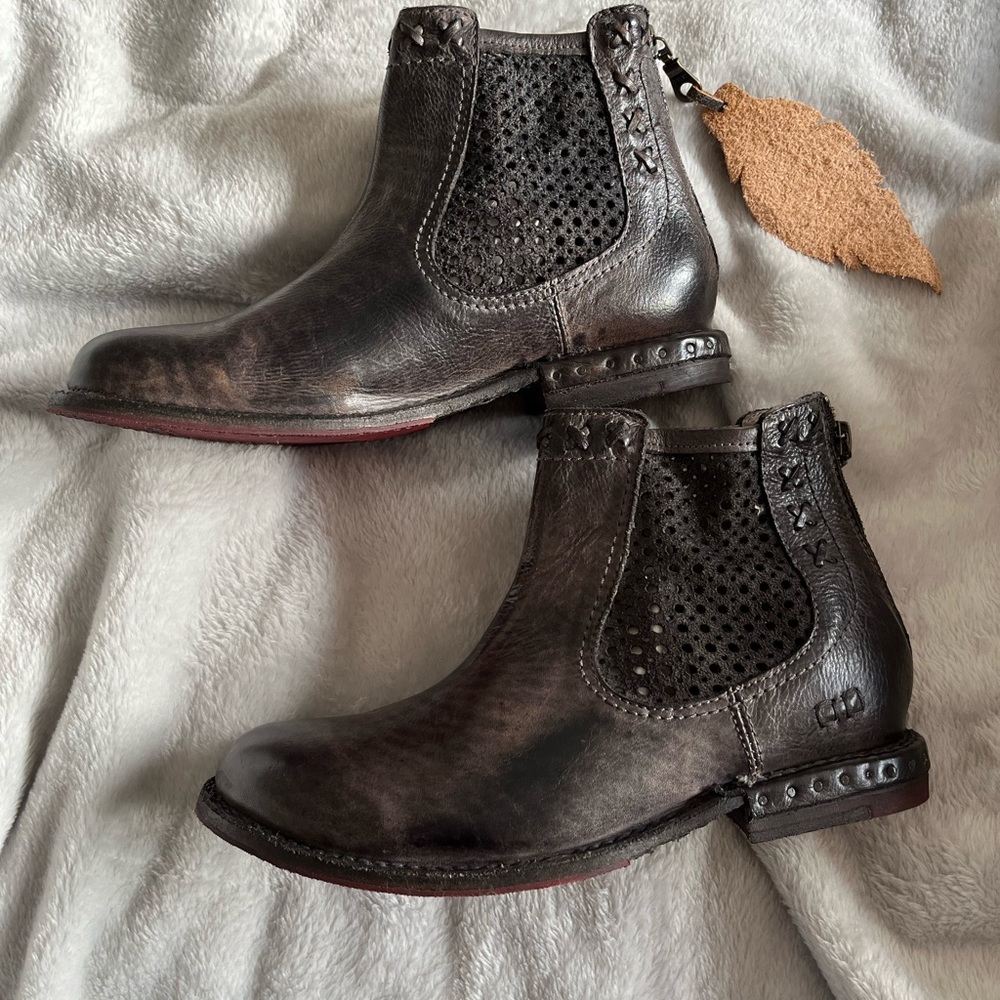 BED Stu  baylene graphite leather boots size 6 NIB